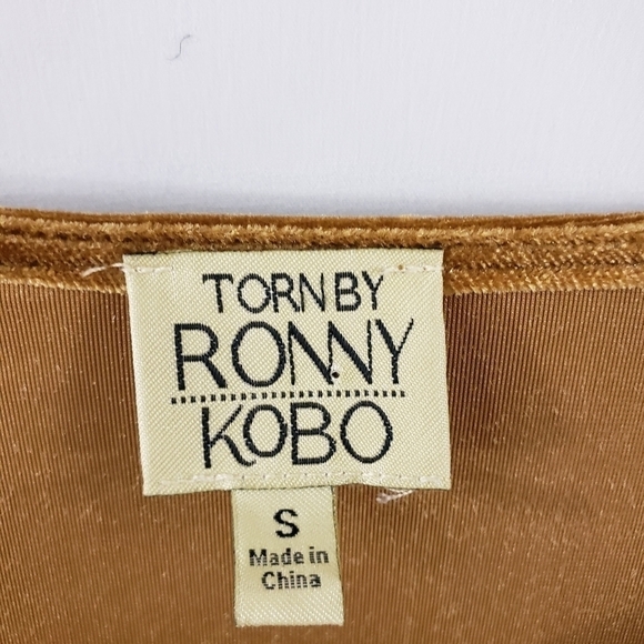 Torn by Ronny Kobo Velvet Flare Sleeve Top - Picture 4 of 9